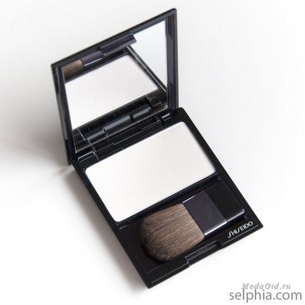 Make-up 5 trebuie să aibă pungi cosmetice 2015