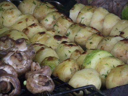 Молода картопля на мангалі, готуємо душевно