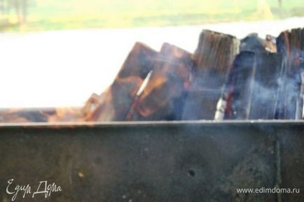 Cartofi tineri în marinadă pe rețetă grill cu fotografie turn-based, mănâncă la domiciliu rețete de la