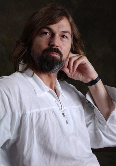 Nikas Safronov