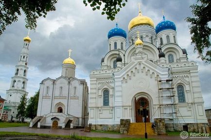 Manastirea Nikolo-ugreshki din Dzerzhinsk (regiunea Moscovei), fotografie, istorie