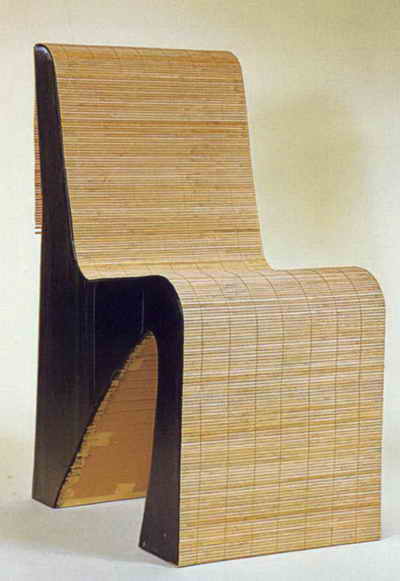 Оригінальний стілець з картону