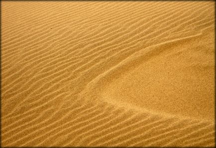Un fragment al deșertului asiatic sau cea mai înaltă dună a Europei (Dagestan, Rusia)