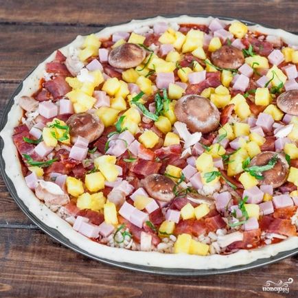 Хавайска пица с ананас - стъпка по стъпка рецепта със снимки на