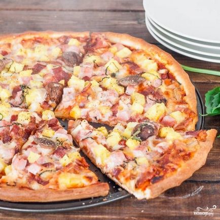 Хавайска пица с ананас - стъпка по стъпка рецепта със снимки на