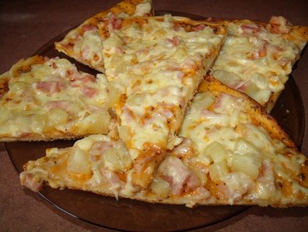 Pizza cu șuncă și ananas - hawaiană