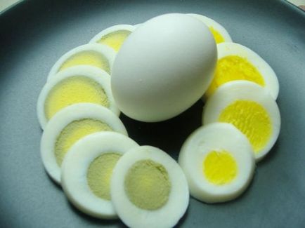 De ce suprafața gălbenușului de ou al unui ou fiert, devine verde-negru
