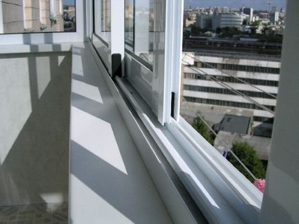 Розсувні балконні вікна алюмінієві і пластикові