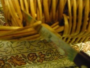 Ремонт ручки плетеного кошика