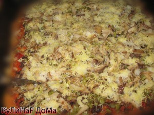 Рецепт «піци з грибами, куркою, маринованими огірочками»