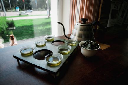 Chief barista a titkot a kínai tea nem teszi a rossz választás, és elrontani, ha főzött (téves) Chief barista a titkot a kínai tea nem teszi a rossz választás, és elrontani, ha főzési