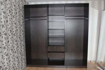 Closet de coupe de wenge cu trei uși, kupikupe