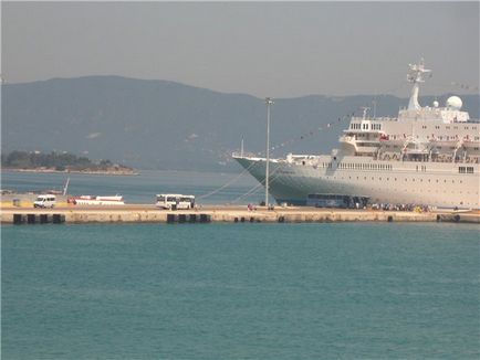 Cu Corfu în Bari (Italia) singur