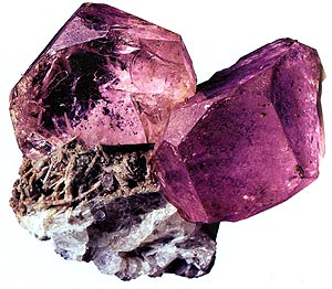 kő tulajdonságait keményfa, lapis, magnezit, Moldova, Morganite, liszt