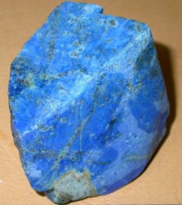 Proprietăți de piatră Listvenit, lapis, magnezit, moldavit, morganit, mukaite