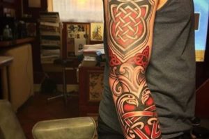 Tetoválás Viking érték, jellemzői, fotók, Yurets szívében tölgy