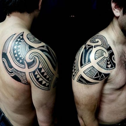 Törzsi tetoválások egy speciális értéket, és minden egyes vonalak, göndör, és még végrehajtani a lejtőn