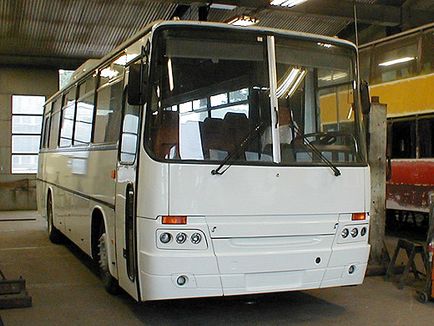 Autocarul turistic Ikarus-256 după revizie - clasic cu motorul d10