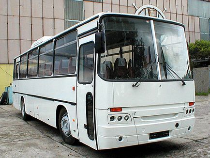 Autocarul turistic Ikarus-256 după revizie - clasic cu motorul d10