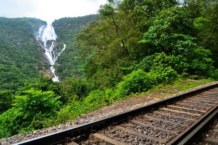 Cascada Dudhsagar pe Goa, unde este și cum să ajungi acolo