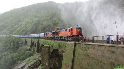 Cascada Dudhsagar pe Goa, unde este și cum să ajungi acolo