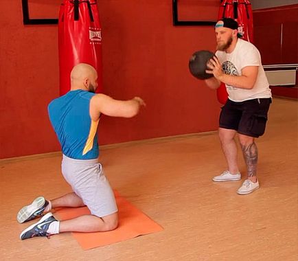 Robbantási ütések (robbanásveszélyes stroke) robbanásveszélyes fúj