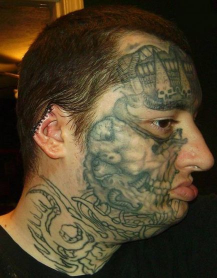 25 de idiot care cred că un tatuaj pe față