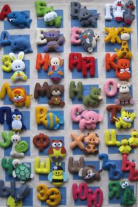 Alphabet nemezből állatokkal minta