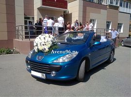 Închiriați cabriolet în Ekaterinburg, comandați un cabriolet pentru o nuntă, rezervați un cabriolet de închiriere -