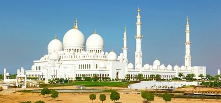 Marea Moschee a lui Sheikh Zayed din Abu Dhabi, Oae