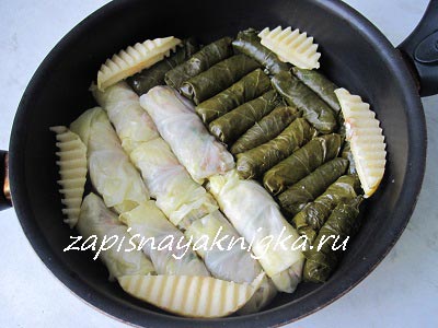 Rețeta Dolma în frunze de struguri și varză