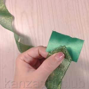 Pomul de Craciun Kanzashi - clasă de masterat cu instrucțiuni foto și video