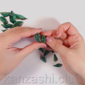 Pomul de Craciun Kanzashi - clasă de masterat cu instrucțiuni foto și video