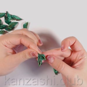 Pomul de Craciun Kanzashi - clasă de masterat cu instrucțiuni foto și video