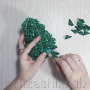 Pomul de Craciun Kanzashi - clasă de masterat cu instrucțiuni foto și video