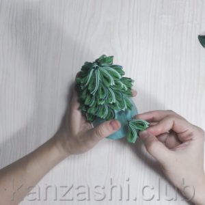 Pomul de Craciun Kanzashi - clasă de masterat cu instrucțiuni foto și video