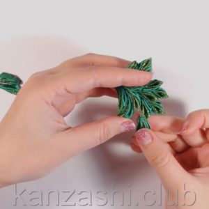 Pomul de Craciun Kanzashi - clasă de masterat cu instrucțiuni foto și video