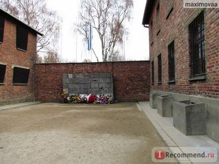 Muzeul de Stat Auschwitz-Birkenau, Auschwitz este 