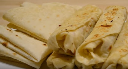 Se prepară pâine tradițională armeană de lavash - tineret vivat!