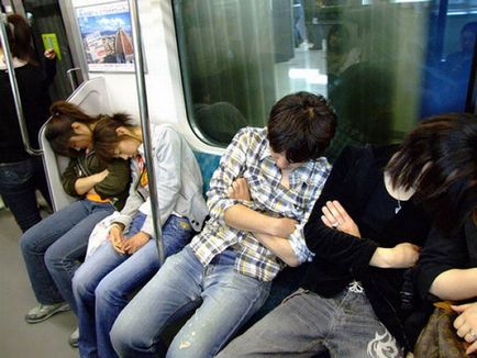 Inemuri hagyomány alszik a munkát és a hozzá vezető utat (alszik a munkát) Inemuri hagyomány alszik a munkát és a módja annak, hogy neki