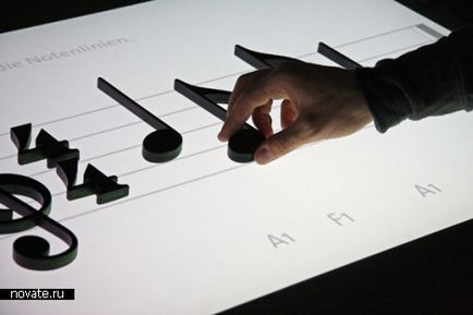 Masă interactivă pentru studierea notetelor muzicale