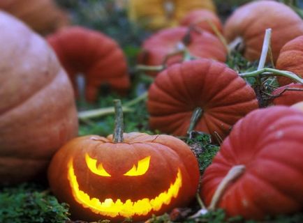 A történelem Halloween és a hozzá kapcsolódó hagyományok