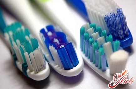 Cum să vă spălați dinții pentru un copil de un an