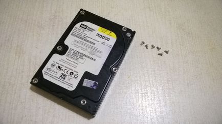 Cum se obține un magnet de pe un hard disk