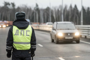 Яке покарання загрожує за заліплений снігом автомобільний номер - українська газета