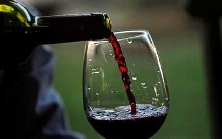 Як відрізнити справжнє вино від сурогату