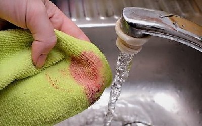 Hogyan mossa a foltot a répa segítségével a rendelkezésre álló források
