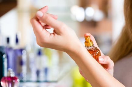 Як правильно носити духи секрети нанесення парфуму