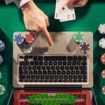 Cum se face o mulțime de jetoane (vânt) în clubul mondial de poker