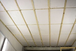 Cum se face un tavan fals în garaj, sdelai garazh